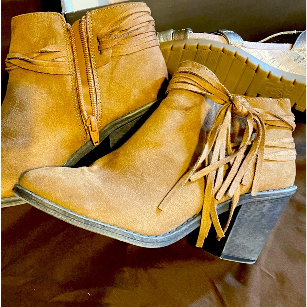 Fringe boots size 8
